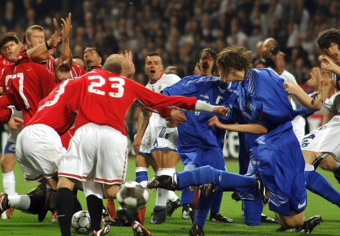 2006欧冠曼联对皇马经典对决：火花燃老特拉福德